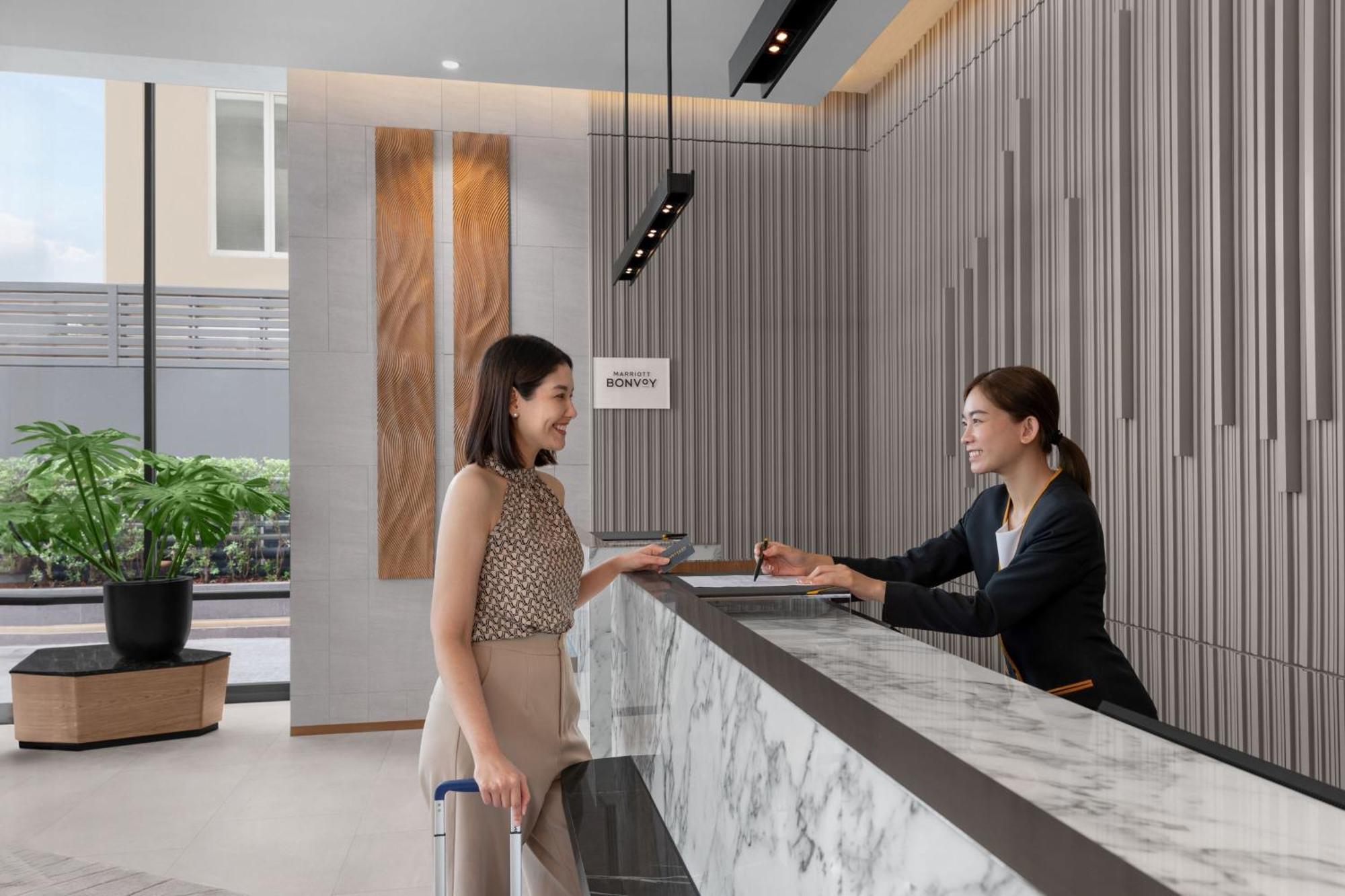 Courtyard By Marriott Bangkok Sukhumvit 20 Hotel Buitenkant foto